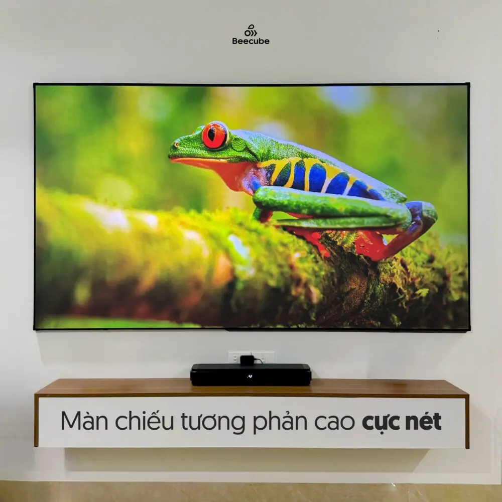 Máy chiếu mini gia đình xem phim 4K, giải trí bóng đá giá rẻ tại nhà
